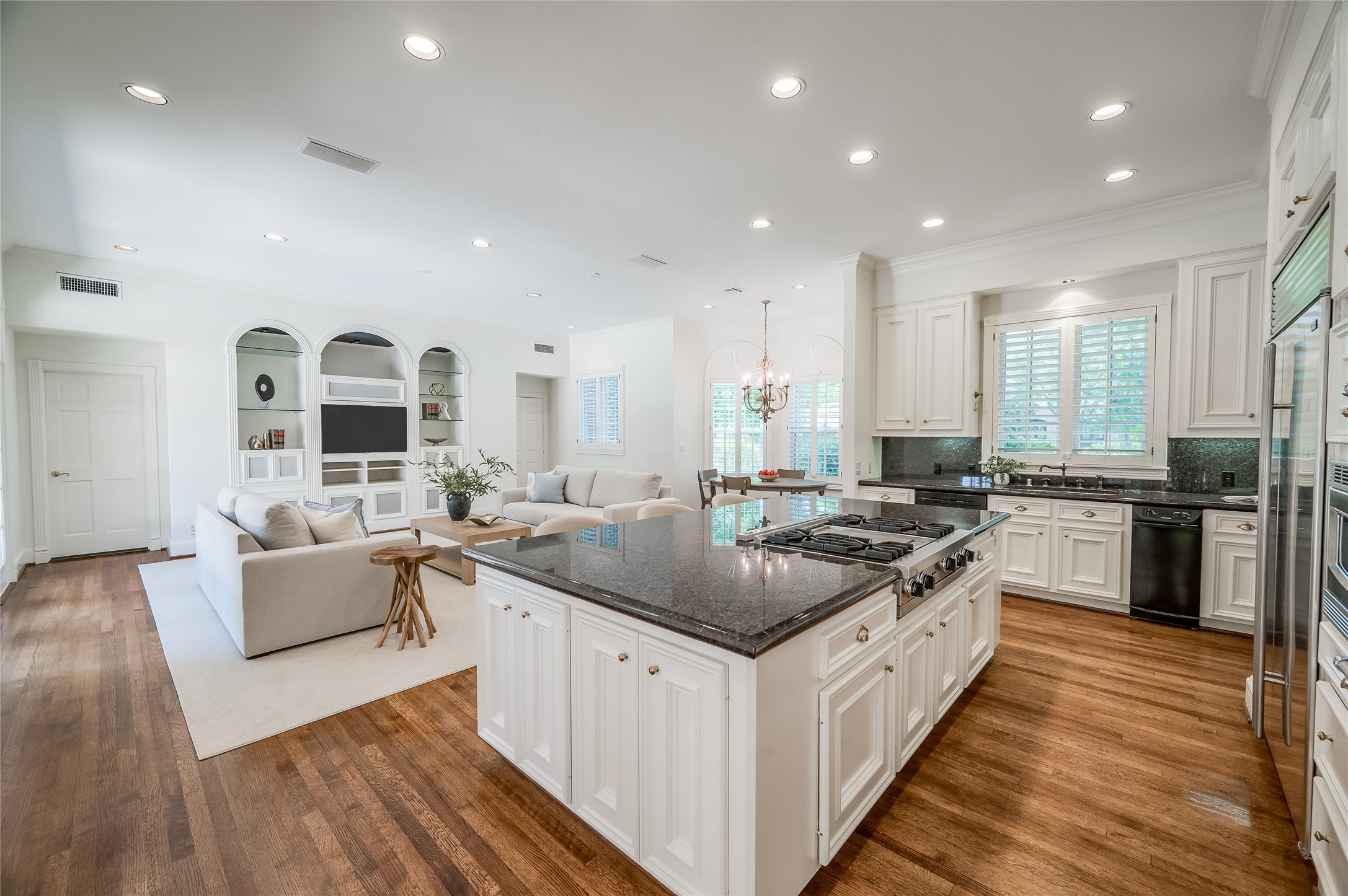  5495 Sugar Hill Drive - 物件實景