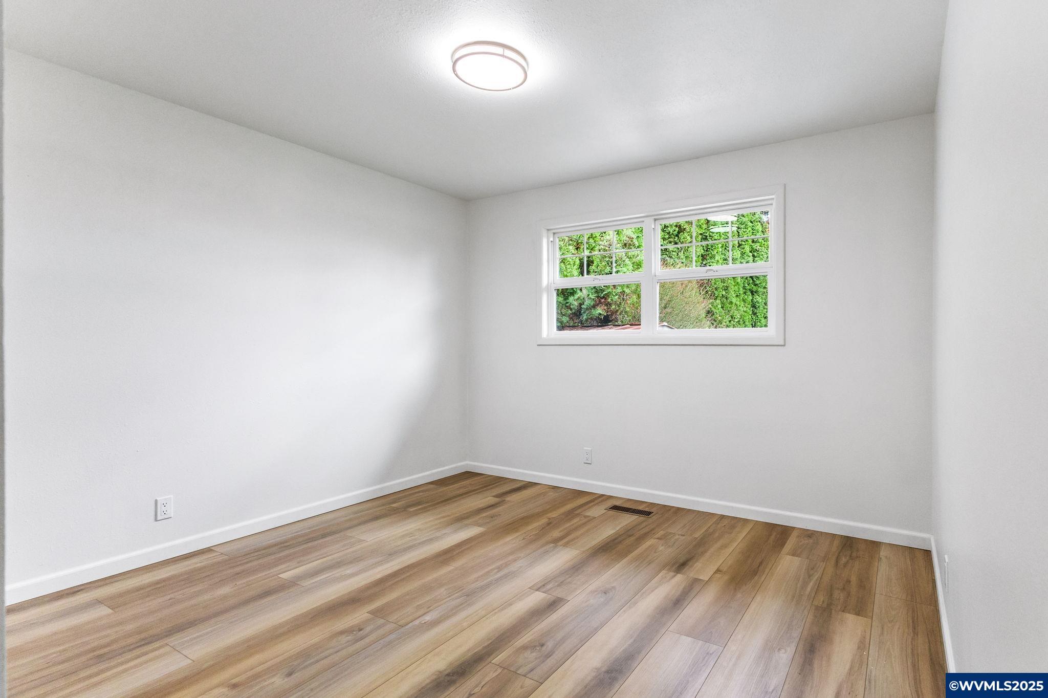 Keizer, Oregon, 97303, United States, 3 Bedrooms Bedrooms, ,2 BathroomsBathrooms,Residential,For Sale,1989311