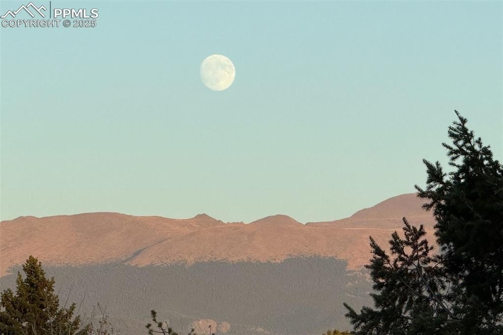 Florissant, Colorado, 80816, United States, 3 Bedrooms Bedrooms, ,2 BathroomsBathrooms,Residential,For Sale,1882650