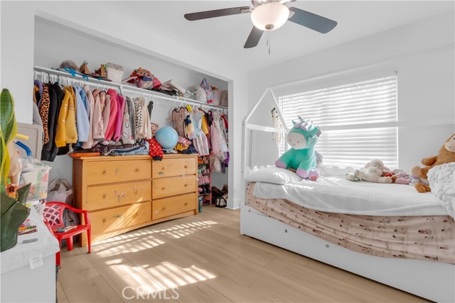 Oak Hills, California, 92344, United States, 6 Bedrooms Bedrooms, ,2 BathroomsBathrooms,Residential,For Sale,2000385