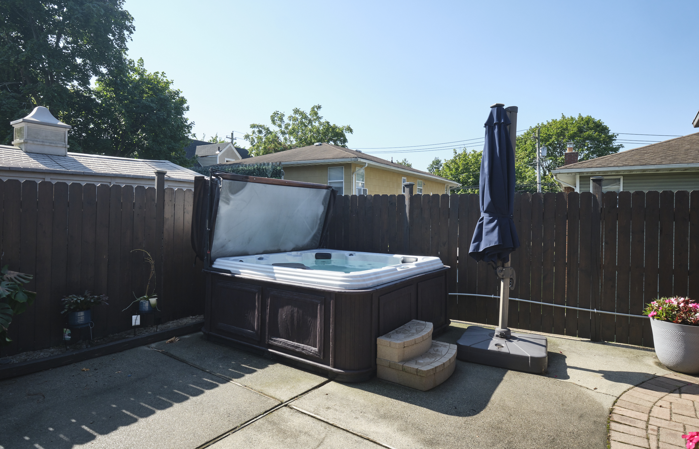 Floral Park, New York, 11001, United States, 5 Bedrooms Bedrooms, ,4 BathroomsBathrooms,Residential,For Sale,1980270