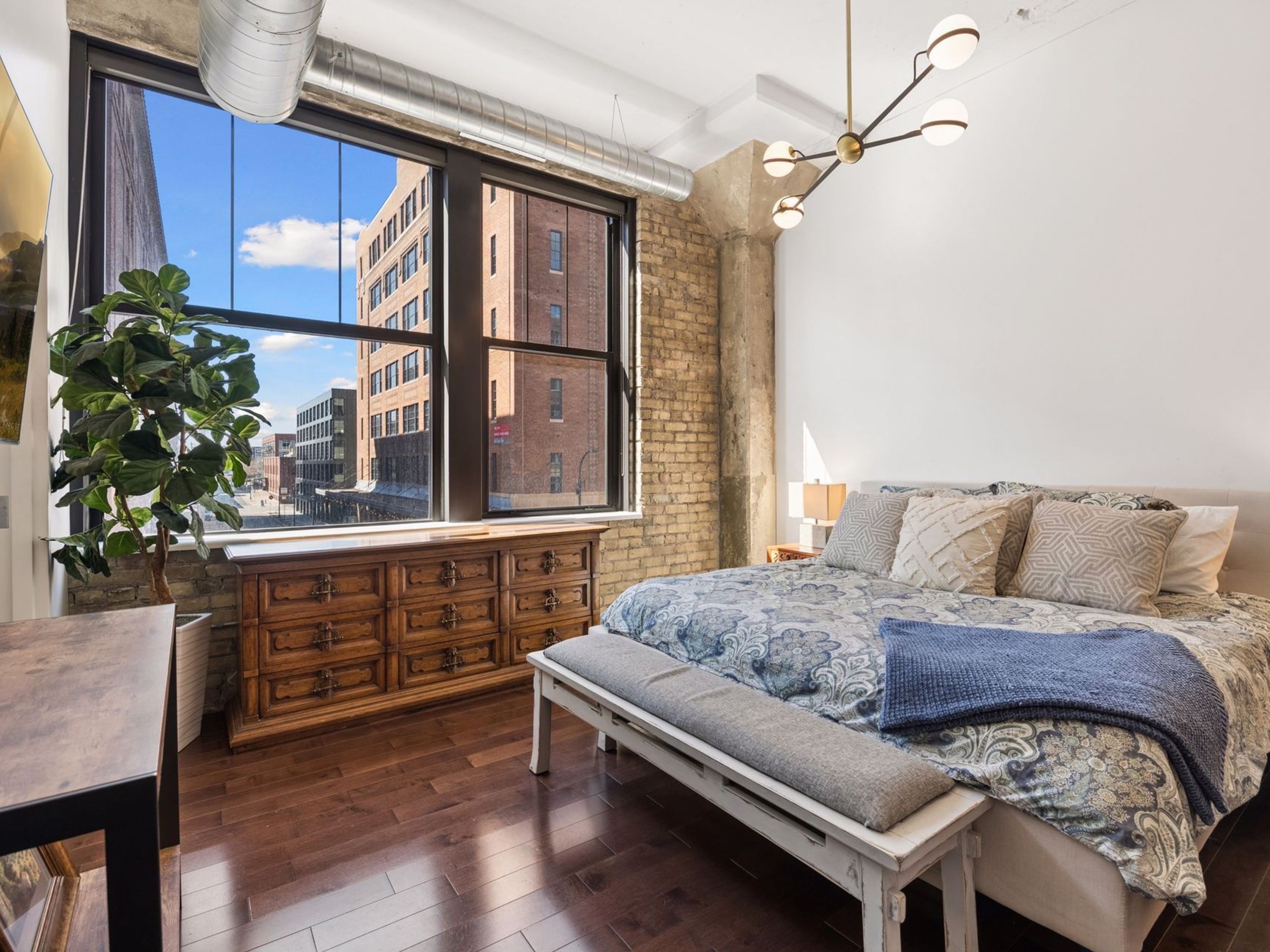  Iconic Corner Loft in Coveted North Loop - 物件實景