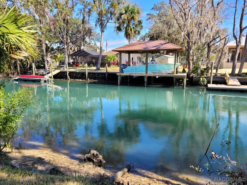 Crystal River, Florida, 34429, United States, 2 Bedrooms Bedrooms, ,4 BathroomsBathrooms,Residential,For Sale,2005515