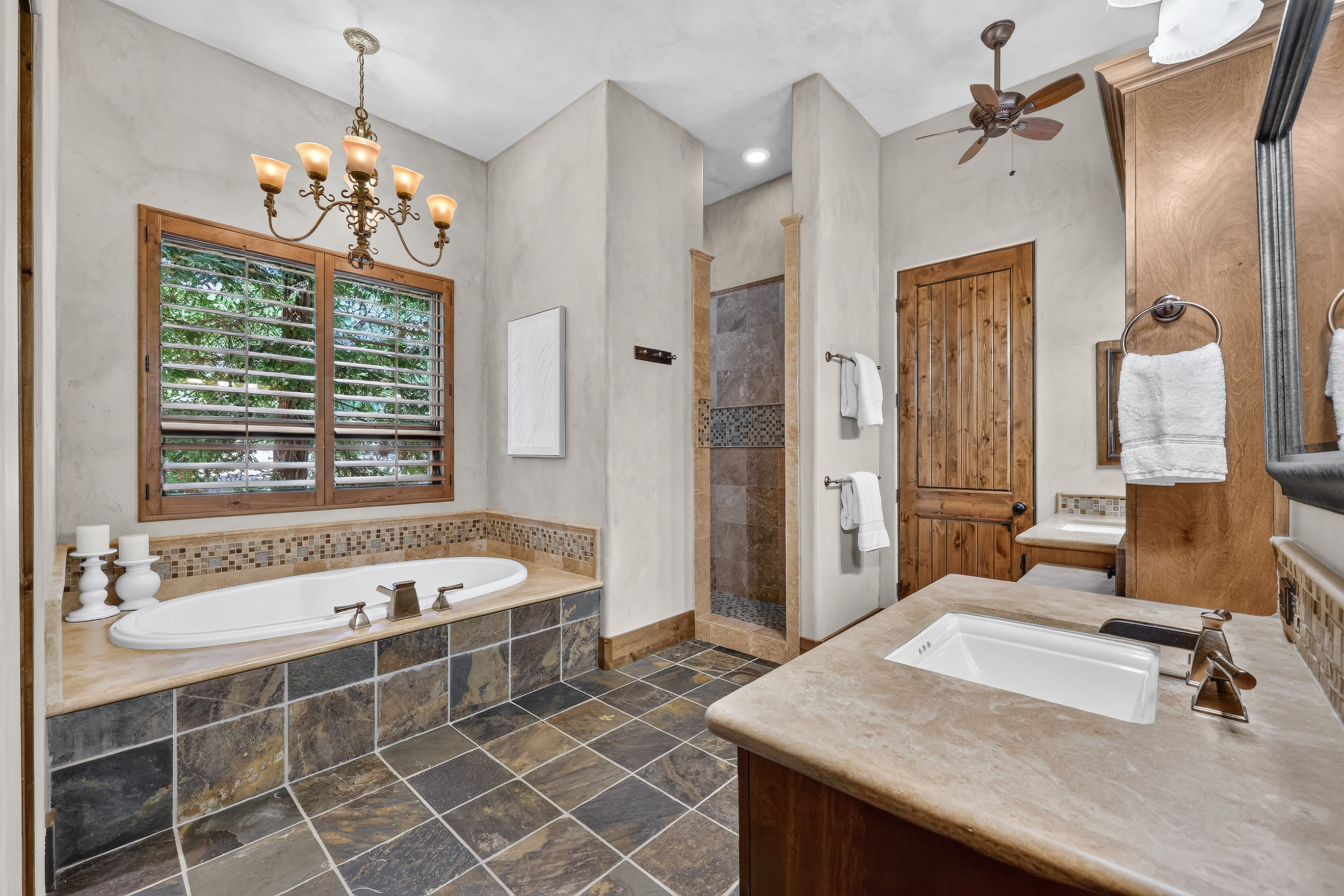  16279 Winchester Club Drive, Meadow Vista, CA 95722 - 物件實景