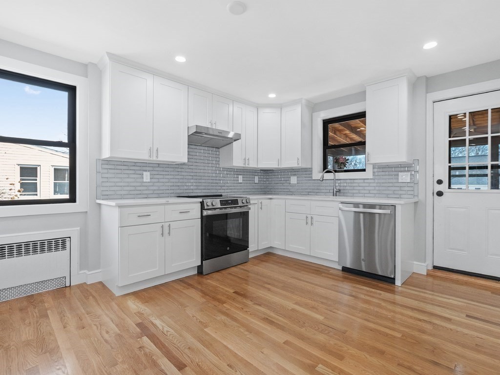 Waltham, Massachusetts, 02453, United States, 5 Bedrooms Bedrooms, ,3 BathroomsBathrooms,Residential,For Sale,1744769