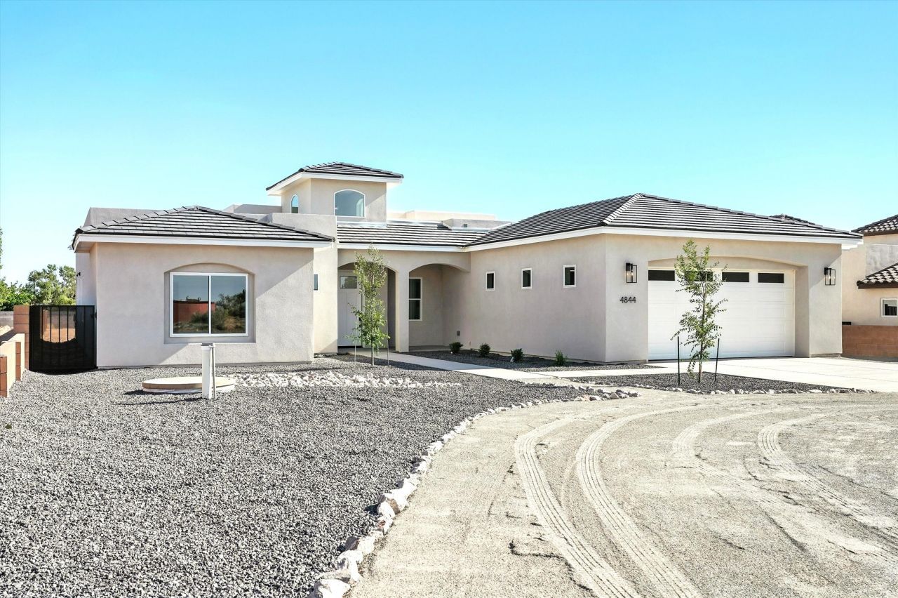 Rio Rancho, New Mexico, 87144, United States, 4 Bedrooms Bedrooms, ,3 BathroomsBathrooms,Residential,For Sale,1918026
