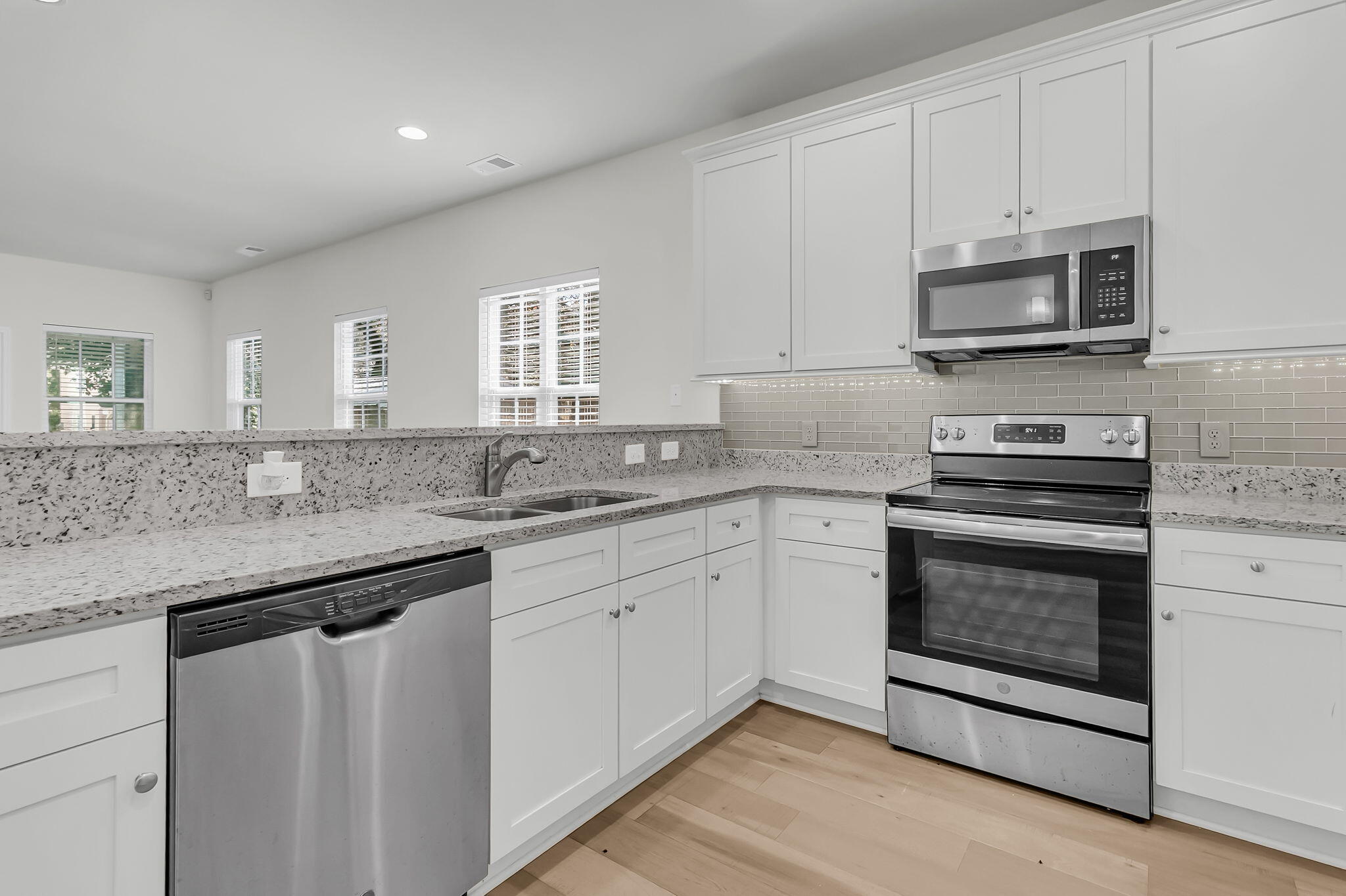 Charleston, South Carolina, 29407, United States, 3 Bedrooms Bedrooms, ,2 BathroomsBathrooms,Residential,For Sale,2005181