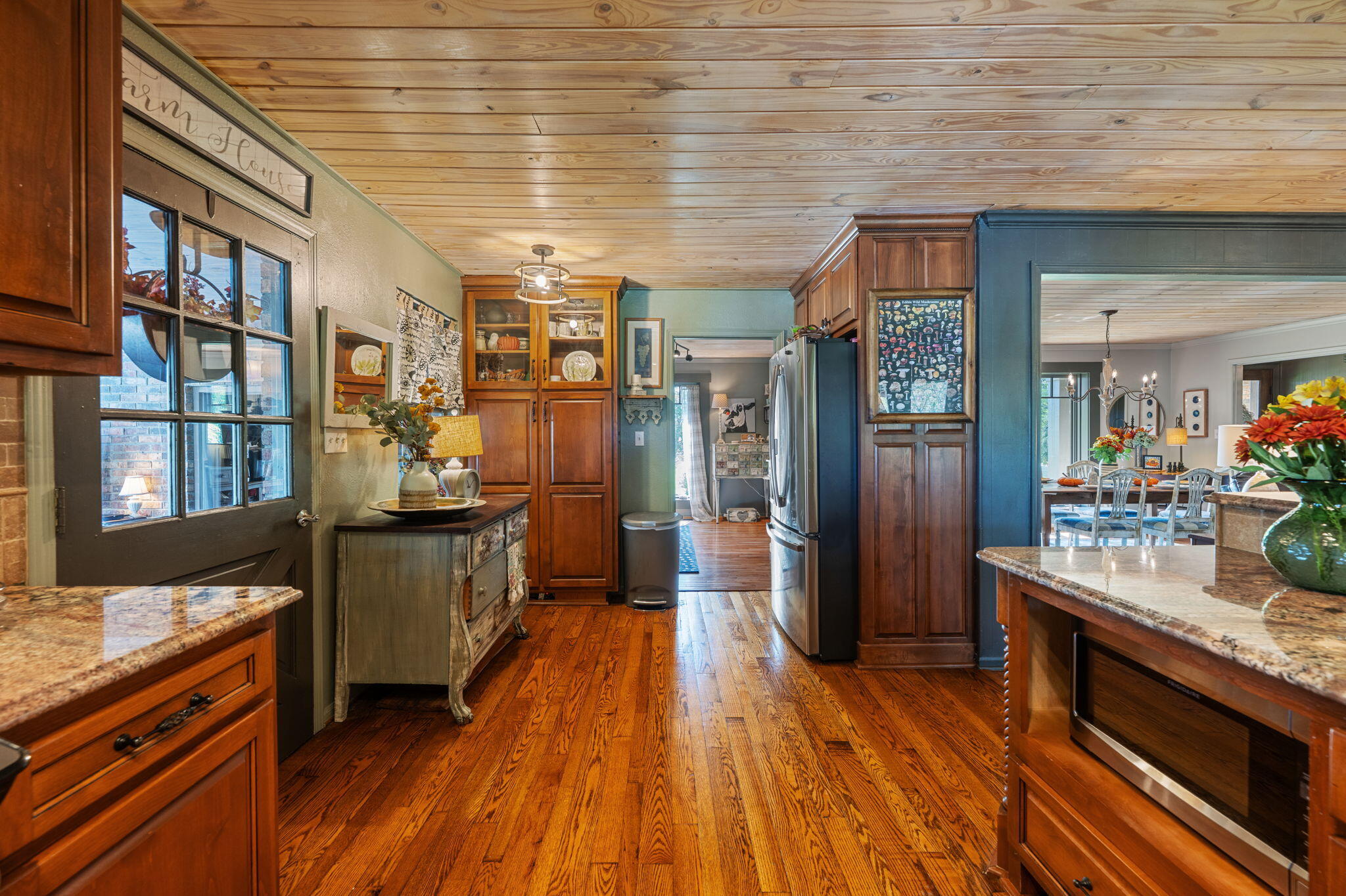 Harrison, Tennessee, 37341, United States, 4 Bedrooms Bedrooms, ,4 BathroomsBathrooms,Residential,For Sale,1951177