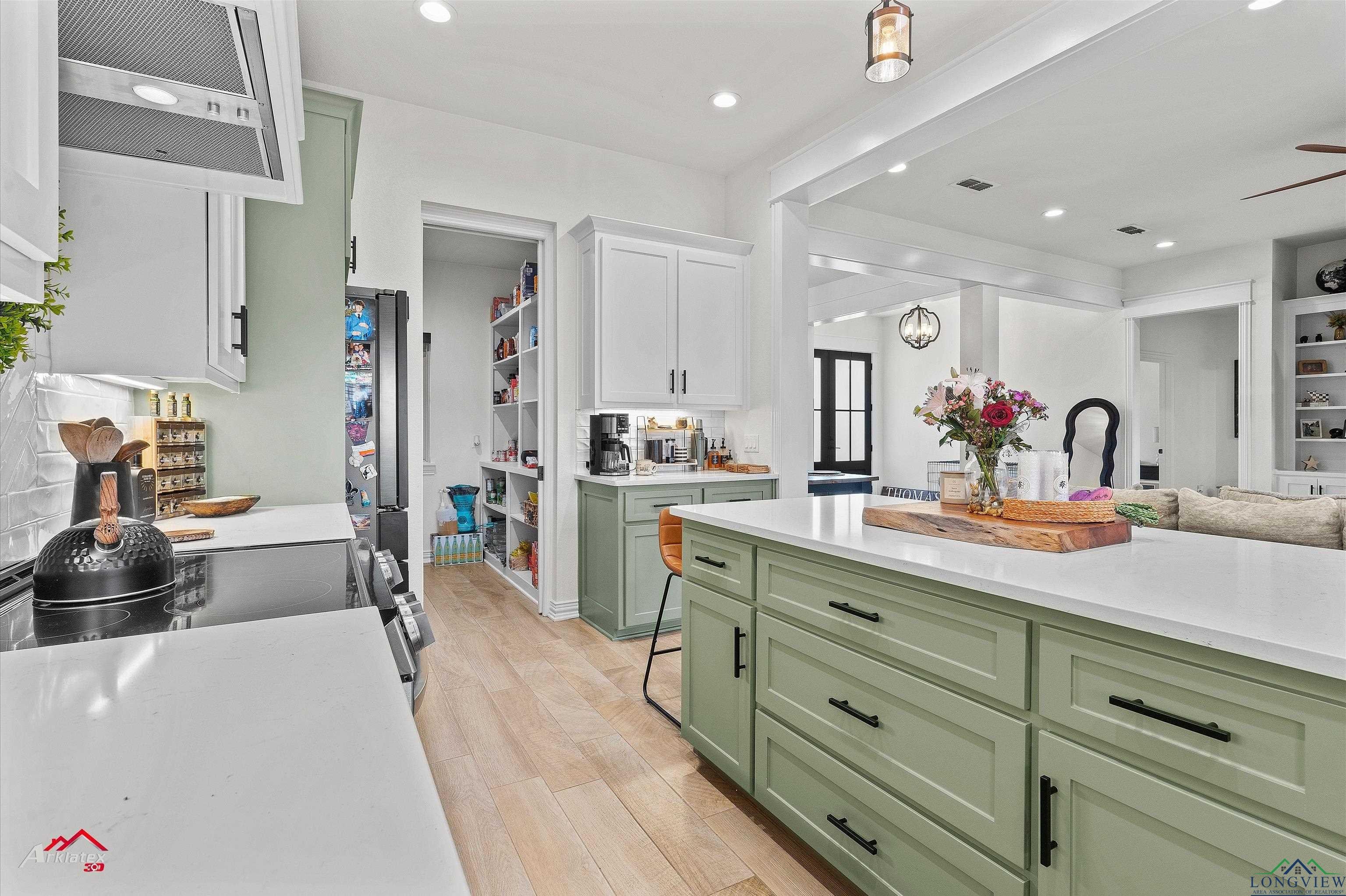 Hallsville, Texas, 75650-3511, United States, 4 Bedrooms Bedrooms, ,3 BathroomsBathrooms,Residential,For Sale,1980280