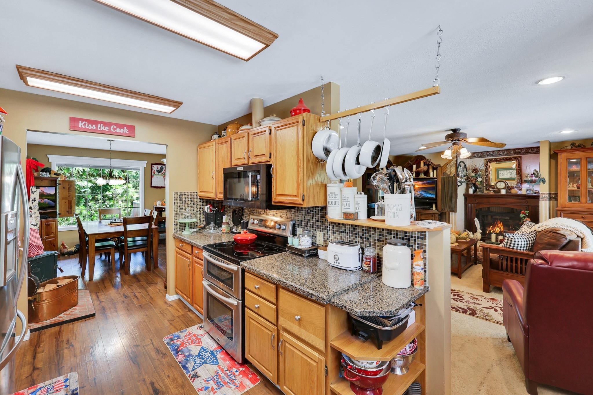 Medical Lake, Washington, 99022, United States, 5 Bedrooms Bedrooms, ,3 BathroomsBathrooms,Residential,For Sale,1901495