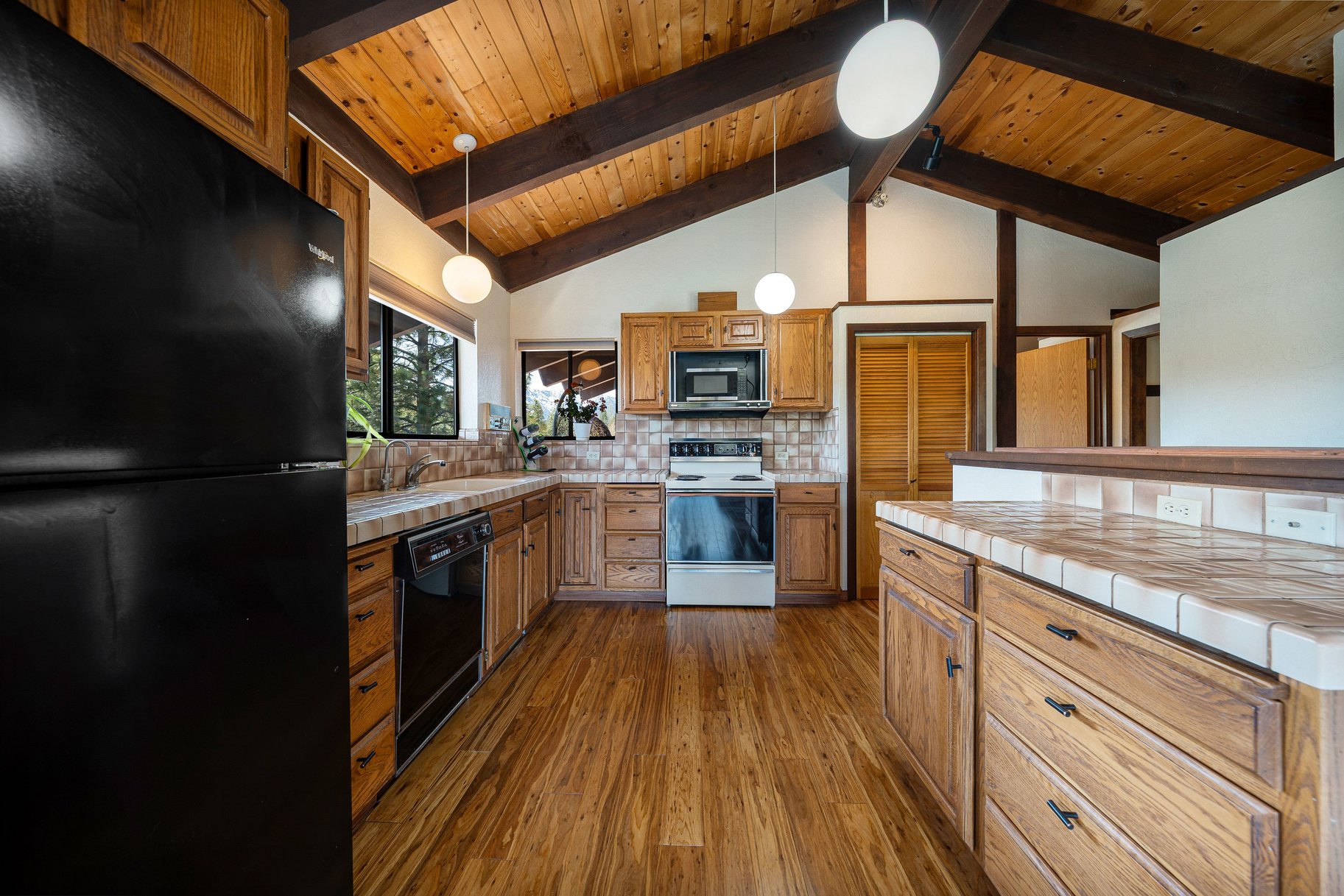  Tahoe Keys Charmer with Stunning Views - 物件實景