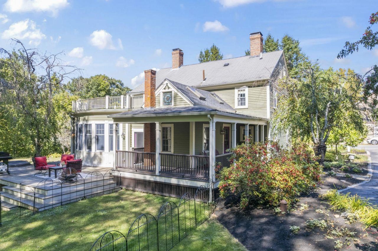 Barrington, New Hampshire, 03825, United States, 4 Bedrooms Bedrooms, ,3 BathroomsBathrooms,Residential,For Sale,1984390