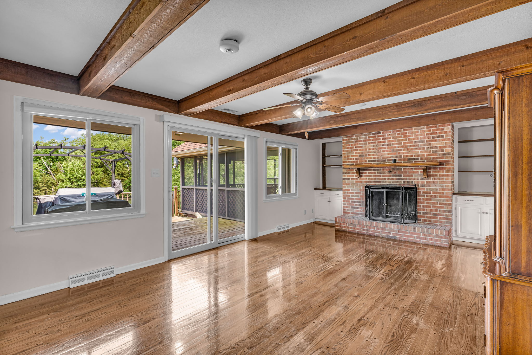 Topeka, Kansas, 66615, United States, 4 Bedrooms Bedrooms, ,8 BathroomsBathrooms,Residential,For Sale,1848877
