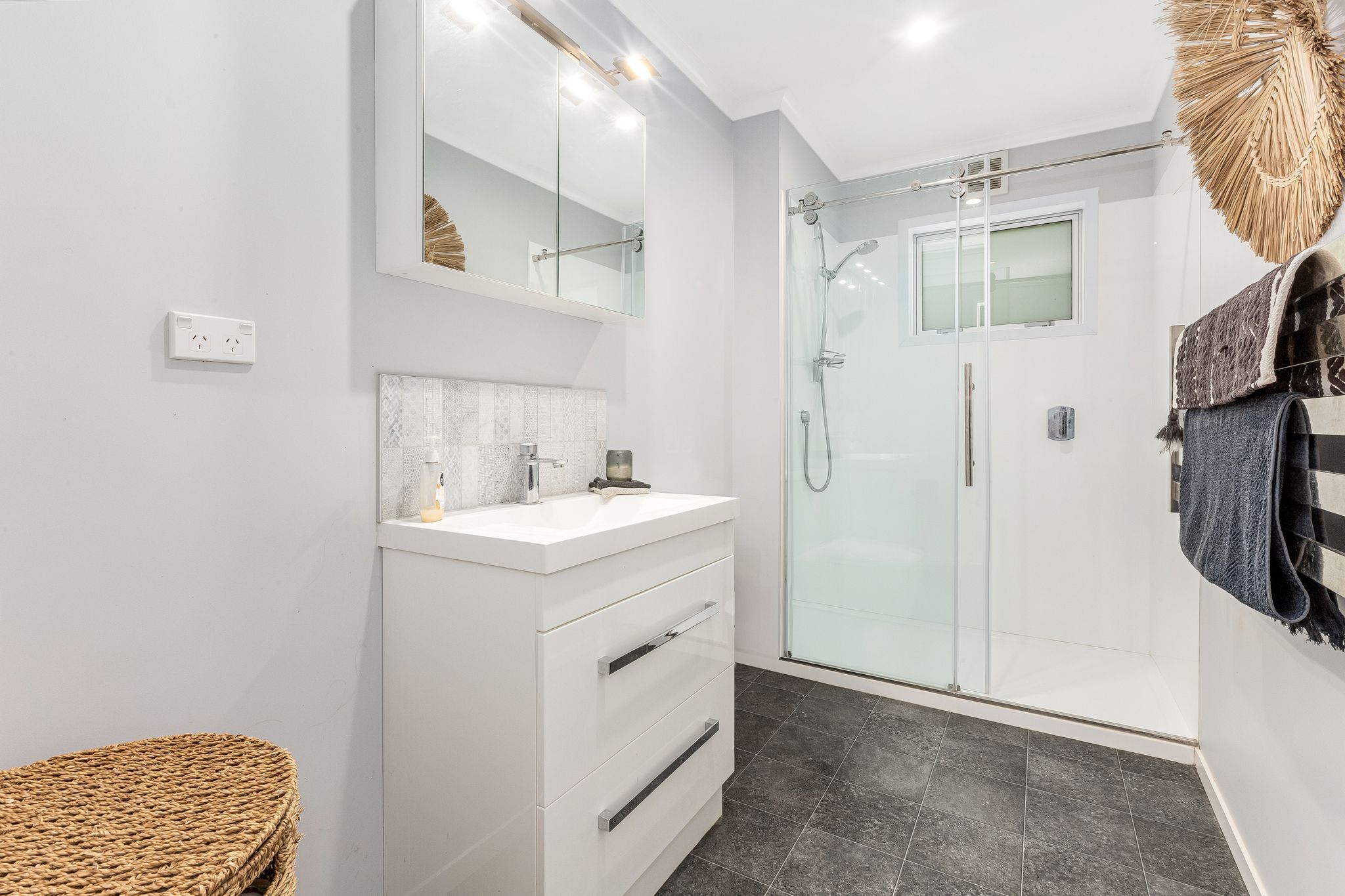  11 Spinnaker Drive, Whitby - 物件實景