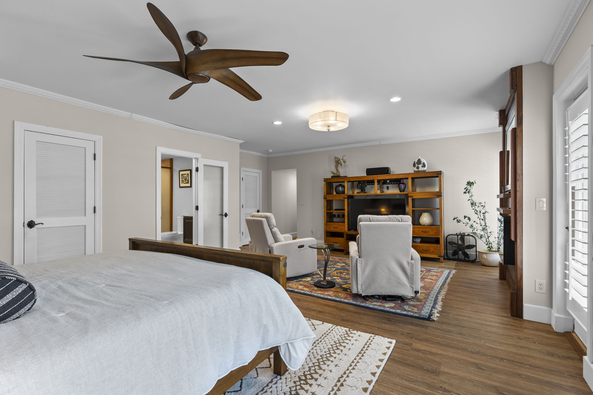  Beautifully renovated single-level condominium - 物件實景