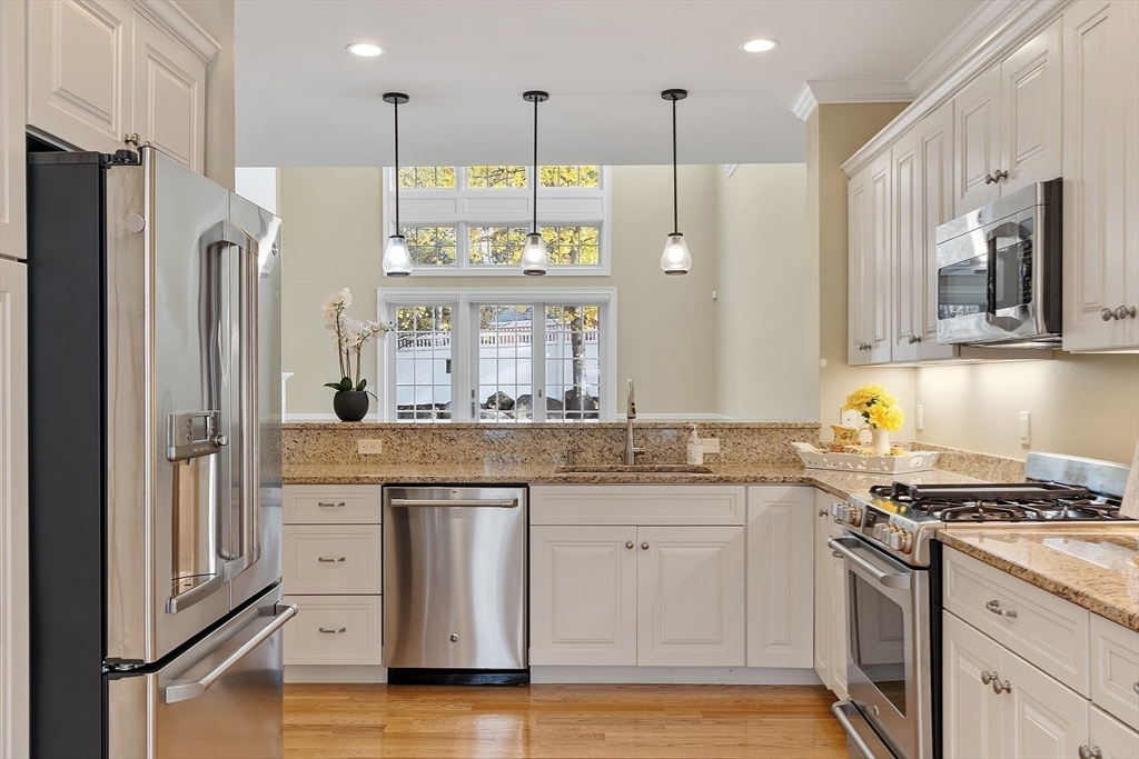 Lynnfield, Massachusetts, 01940, United States, 2 Bedrooms Bedrooms, ,3 BathroomsBathrooms,Residential,For Sale,1991893