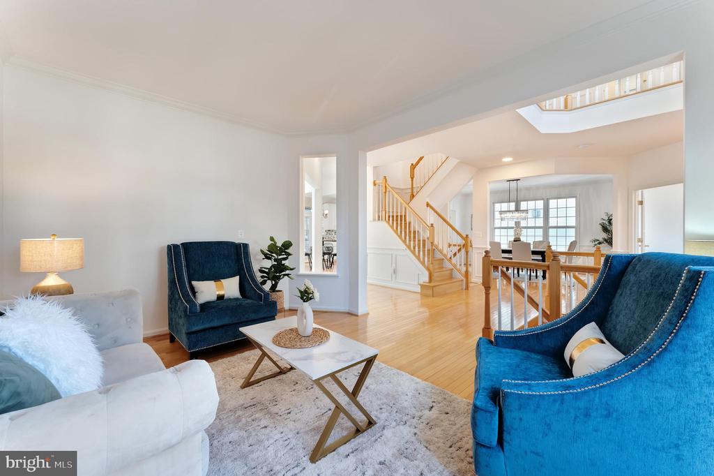 Lorton, Virginia, 22079, United States, 5 Bedrooms Bedrooms, ,4 BathroomsBathrooms,Residential,For Sale,2001485