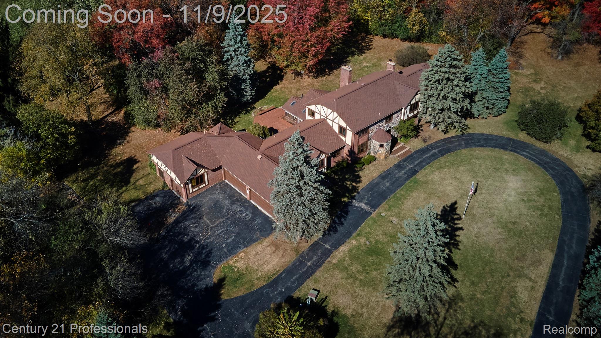 Rochester, Michigan, 48306, United States, 5 Bedrooms Bedrooms, ,6 BathroomsBathrooms,Residential,For Sale,1987117