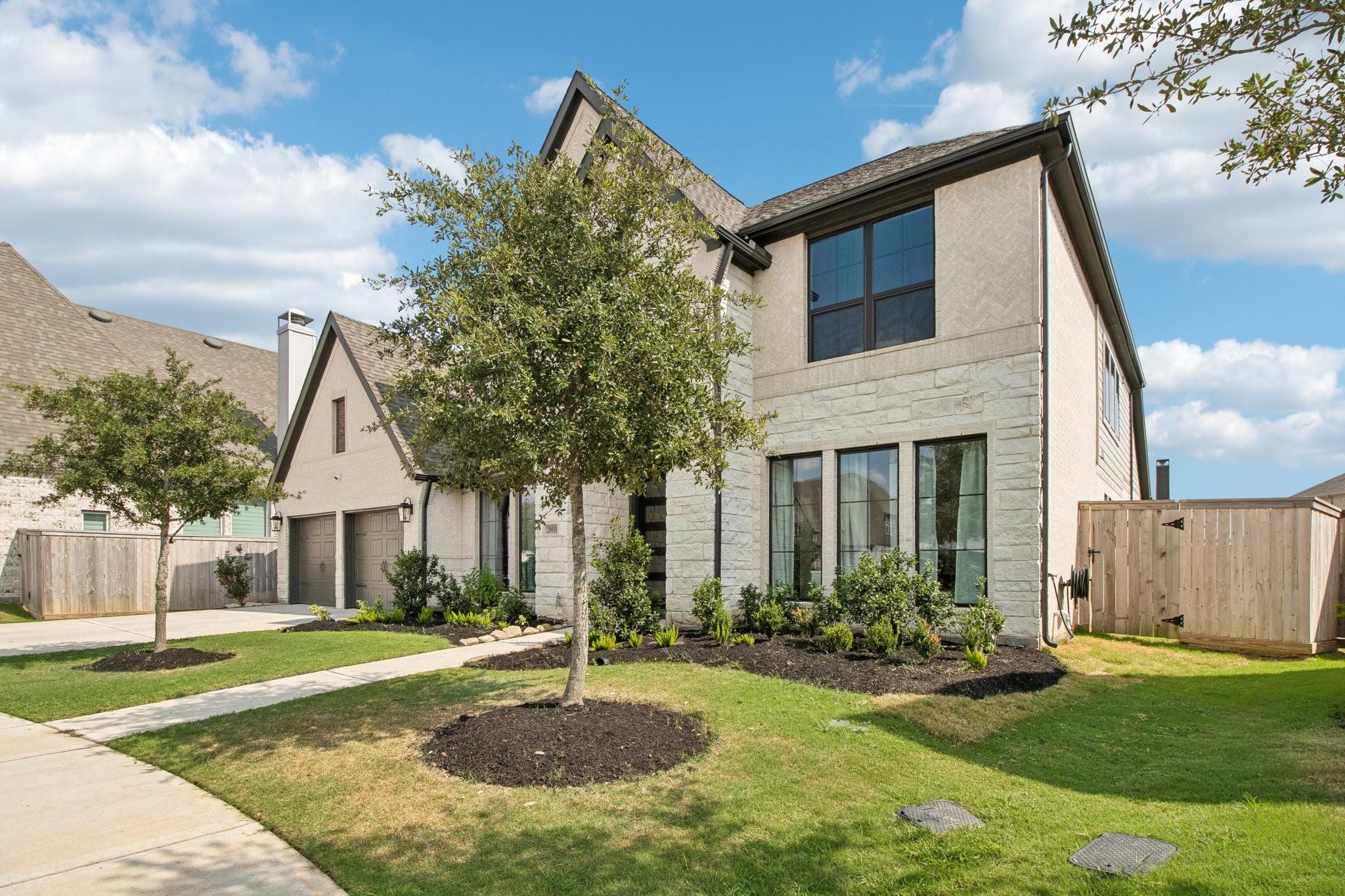 Fulshear, Texas, 77494, United States, 5 Bedrooms Bedrooms, ,5 BathroomsBathrooms,Residential,For Sale,2005391