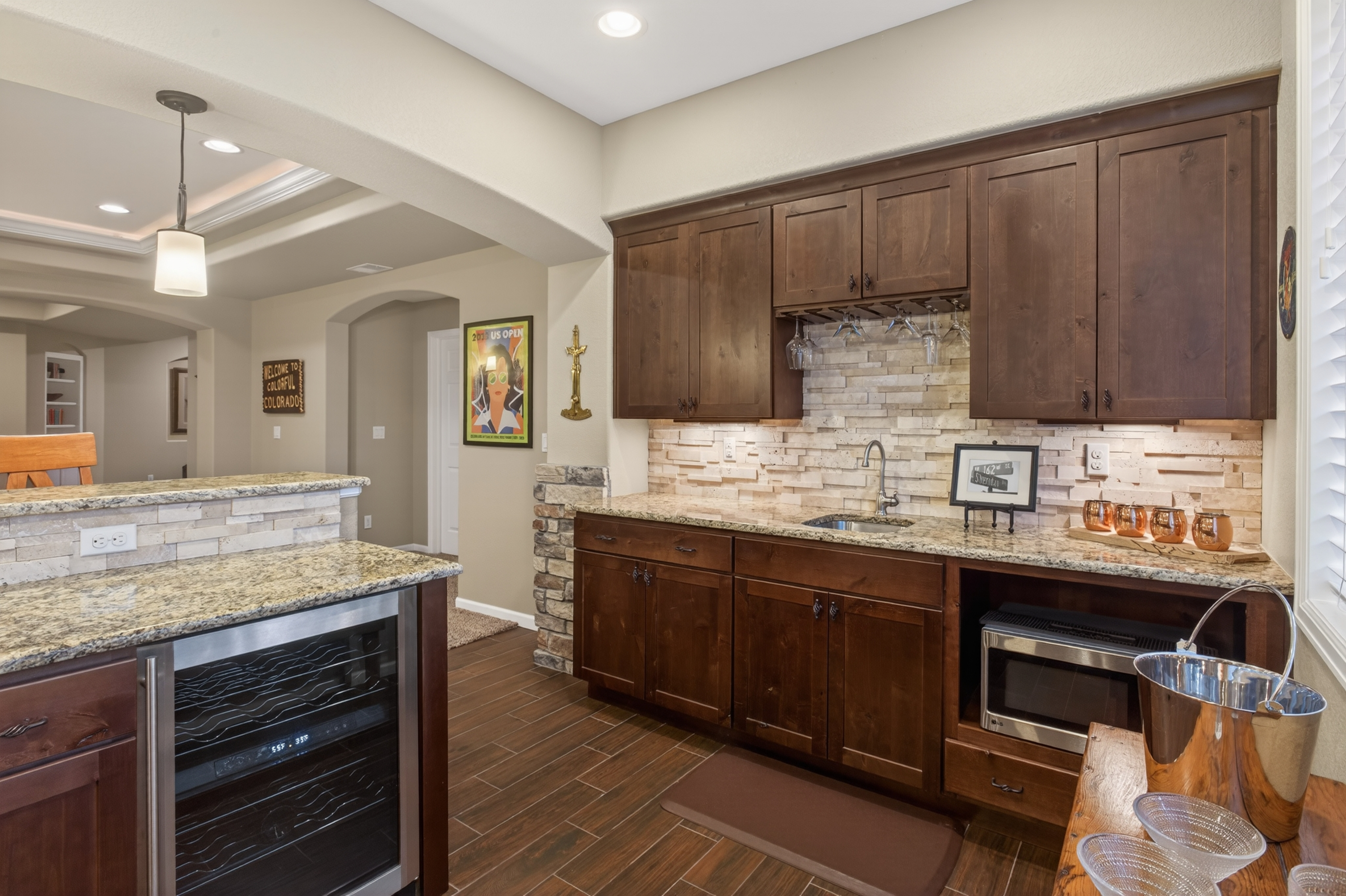  Cul-de-Sac Gem in Gated CPV: Gourmet Kitchen & Main-Level Primary Suite - 物件實景