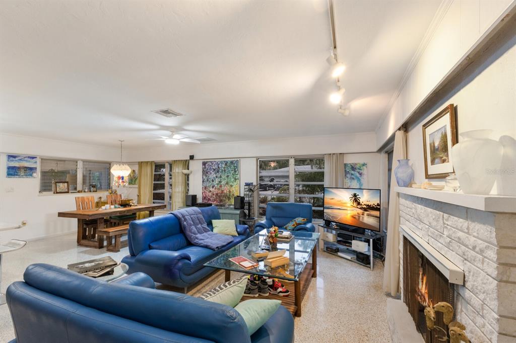 Sarasota, Florida, 34234, United States, 3 Bedrooms Bedrooms, ,2 BathroomsBathrooms,Residential,For Sale,1805099