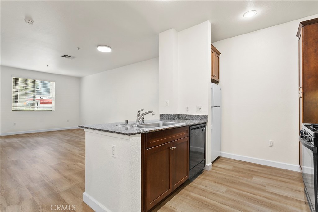 Irvine, California, 92612, United States, 1 Bedroom Bedrooms, ,1 BathroomBathrooms,Residential,For Sale,1883218