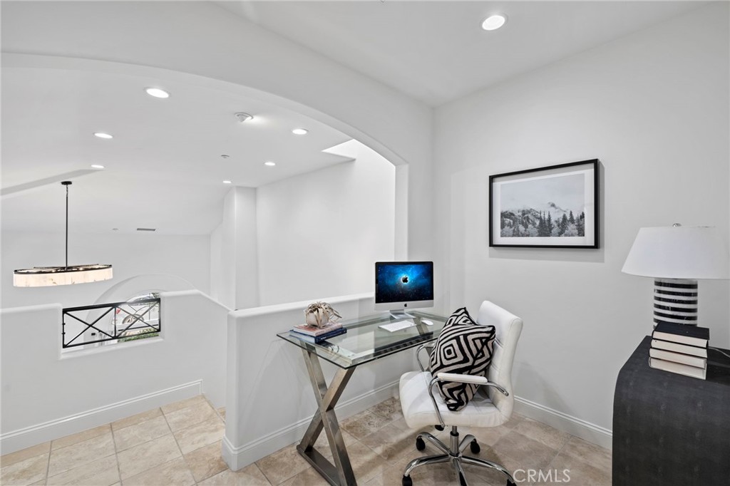 Newport Beach, California, 92663, United States, 3 Bedrooms Bedrooms, ,3 BathroomsBathrooms,Residential,For Sale,1992084