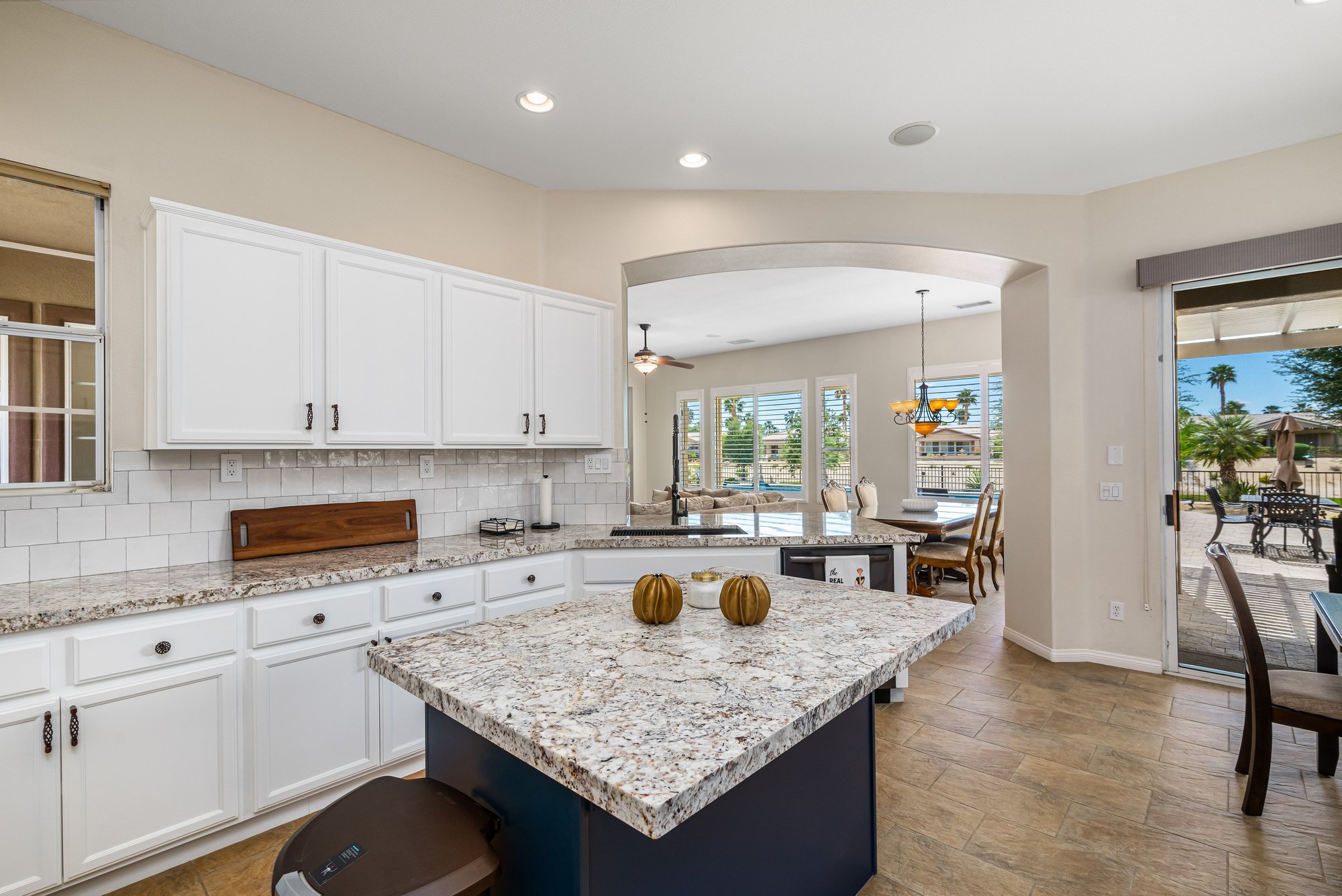  Sunshine, Fairways, Pool, and Mountain Views - 物件實景