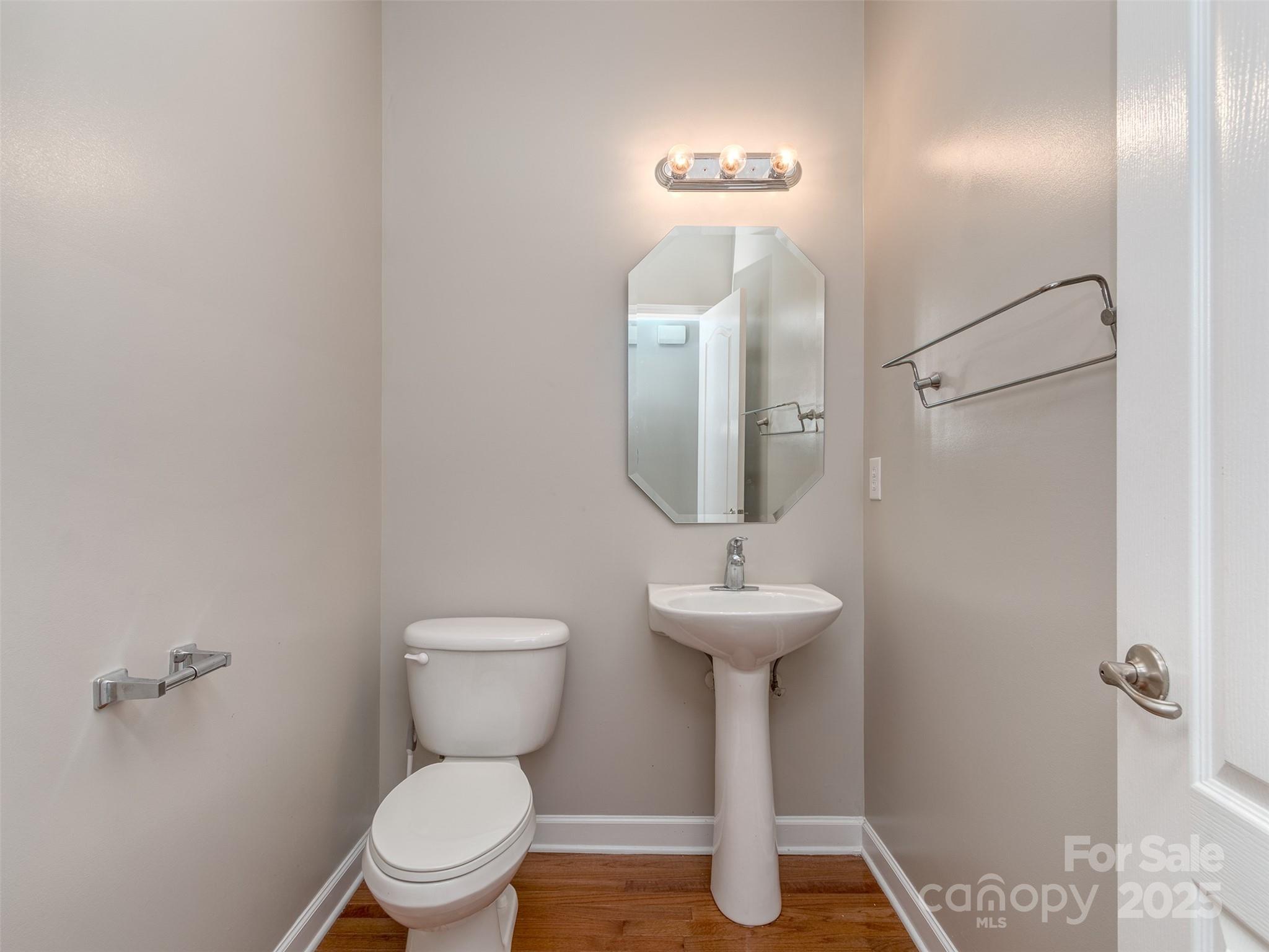 Charlotte, North Carolina, 28273, United States, 3 Bedrooms Bedrooms, ,4 BathroomsBathrooms,Residential,For Sale,1956381