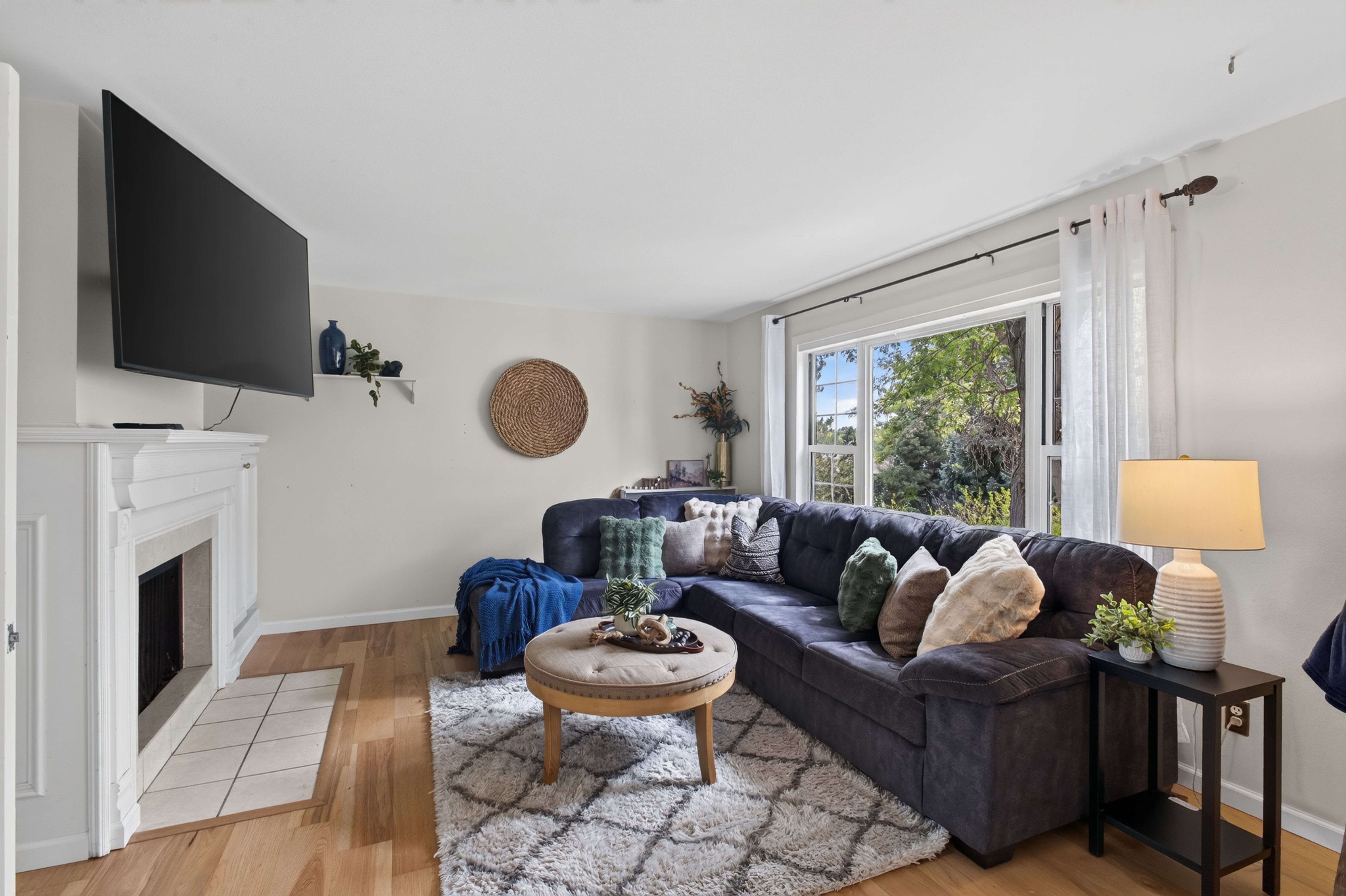  Lovely Two-Story Nestled on a Friendly, Tree-Lined Cul-de-Sac - 物件實景
