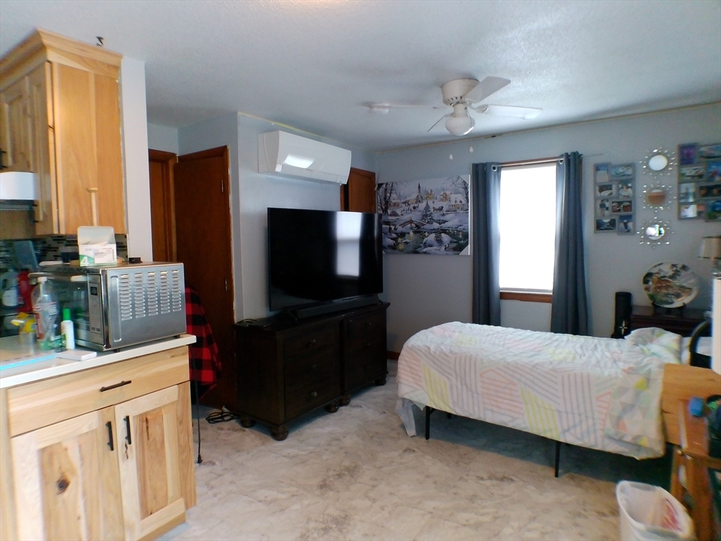 East Bridgewater, Massachusetts, 02333, United States, 4 Bedrooms Bedrooms, ,2 BathroomsBathrooms,Residential,For Sale,1922908