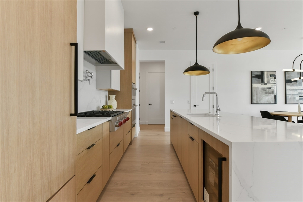 Brookline, Massachusetts, 02446, United States, 3 Bedrooms Bedrooms, ,4 BathroomsBathrooms,Residential,For Sale,1750126
