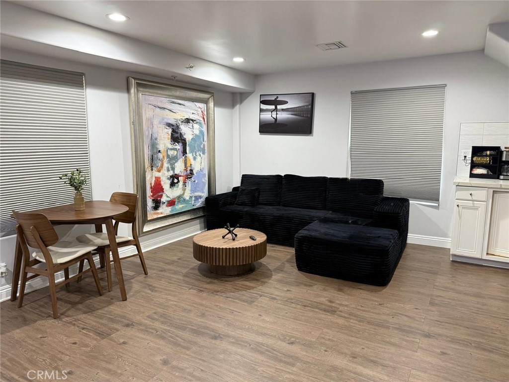 Woodland Hills, California, 91364, United States, 4 Bedrooms Bedrooms, ,3 BathroomsBathrooms,Residential,For Sale,1982021