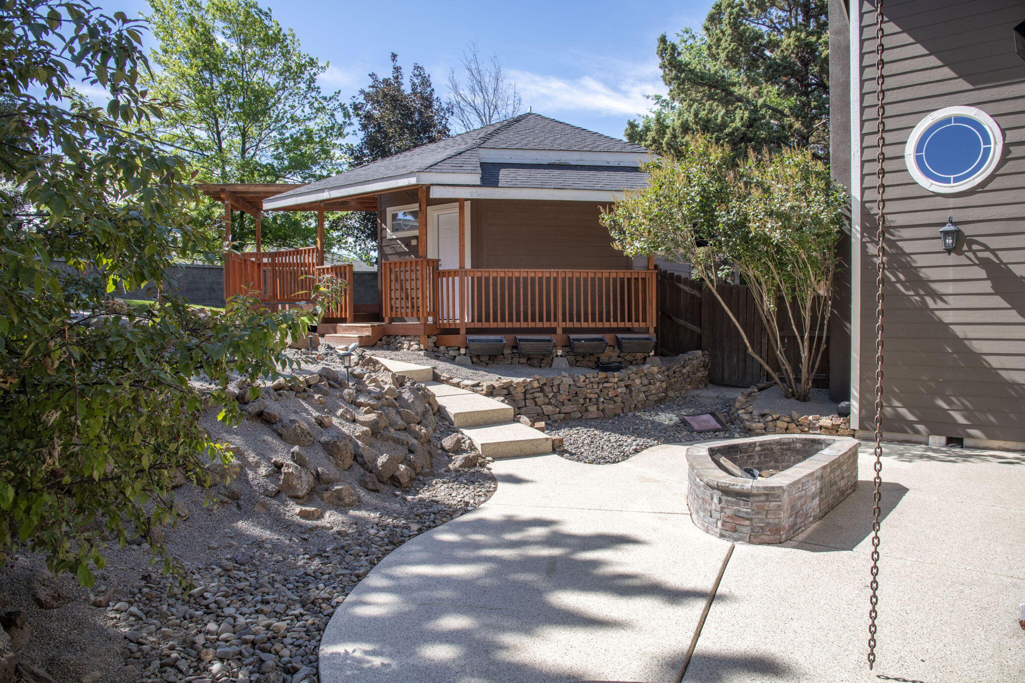 Bend, Oregon, 97701, United States, 3 Bedrooms Bedrooms, ,3 BathroomsBathrooms,Residential,For Sale,1898955