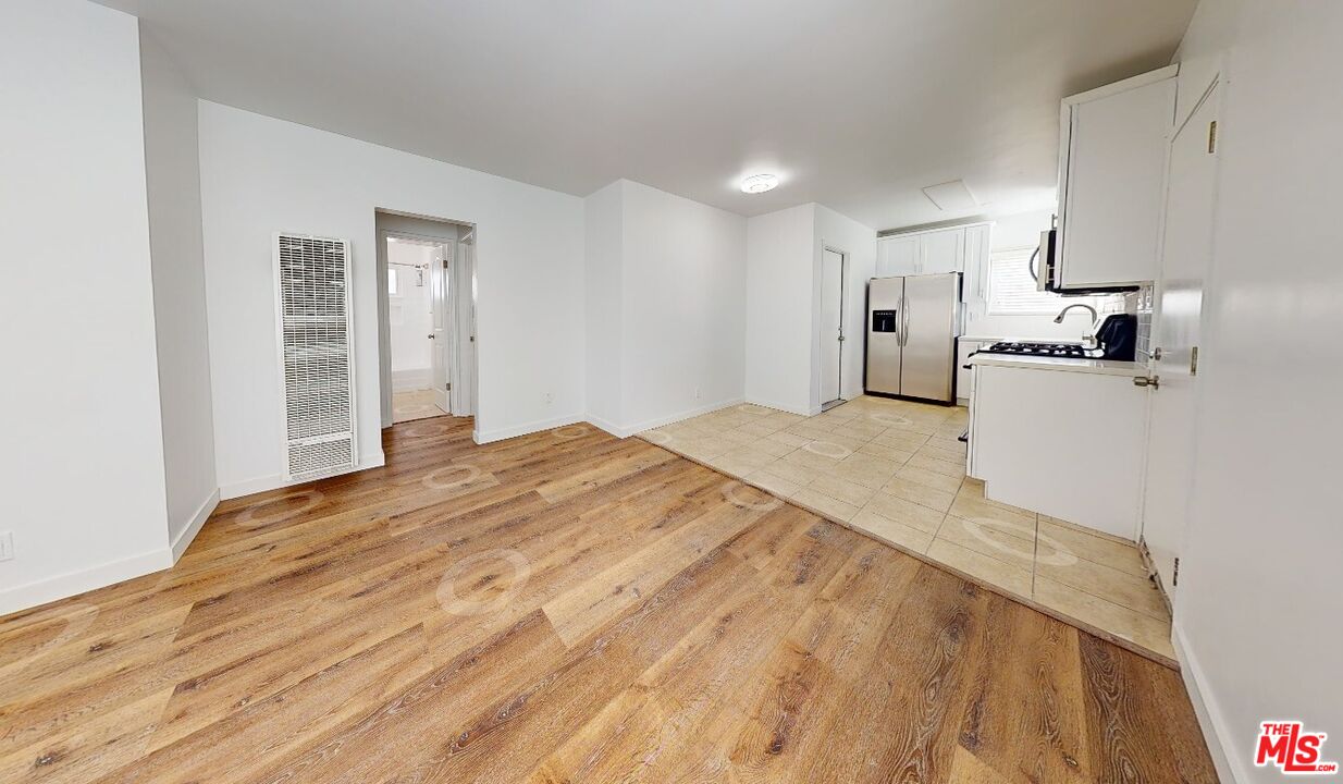 Los Angeles, California, 90066, United States, 4 Bedrooms Bedrooms, ,Residential,For Sale,1705092