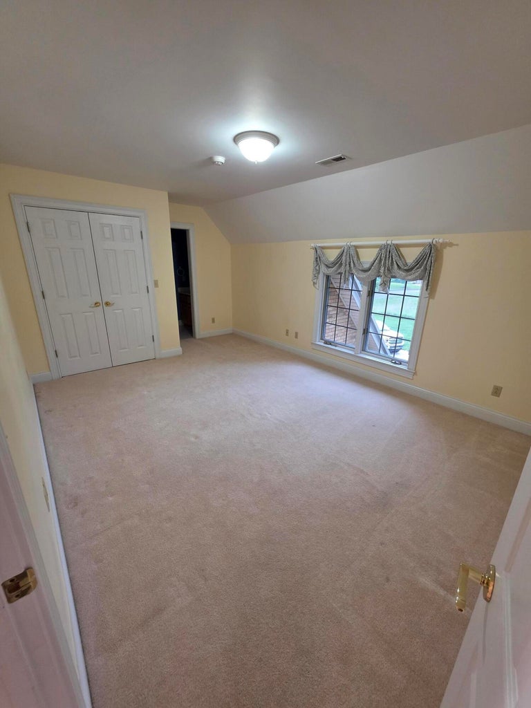 Somerset, Kentucky, 42503, United States, 4 Bedrooms Bedrooms, ,4 BathroomsBathrooms,Residential,For Sale,2048001