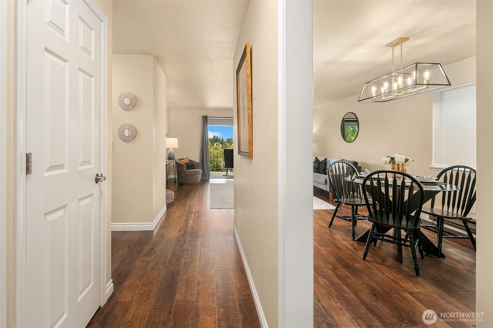 SEATTLE, Washington, 98105, United States, 2 Bedrooms Bedrooms, ,1 BathroomBathrooms,Residential,For Sale,1957633