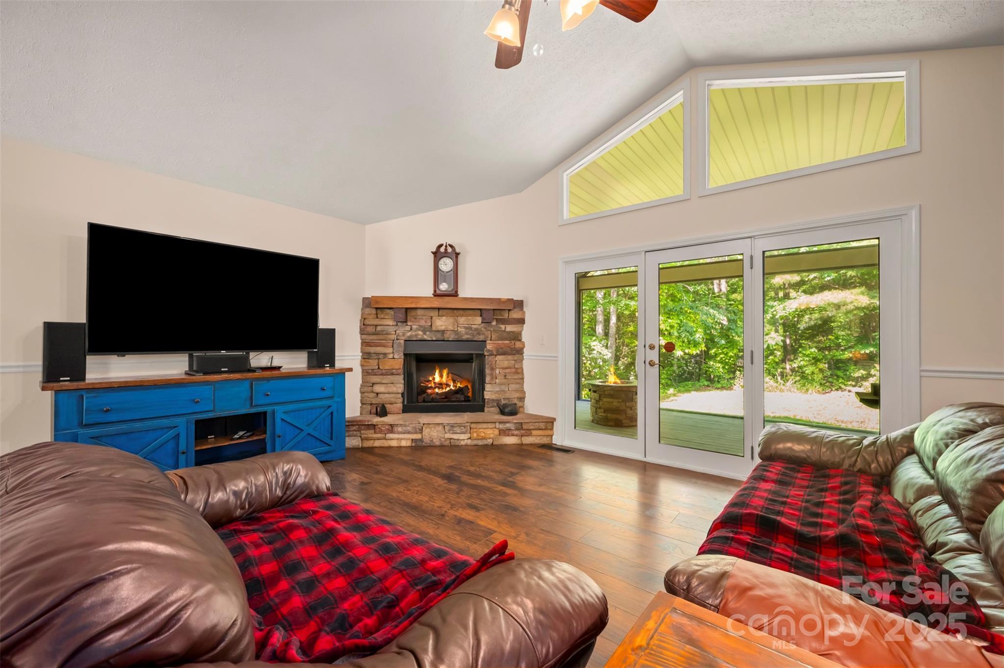 Zirconia, North Carolina, 28790, United States, 3 Bedrooms Bedrooms, ,2 BathroomsBathrooms,Residential,For Sale,1827884