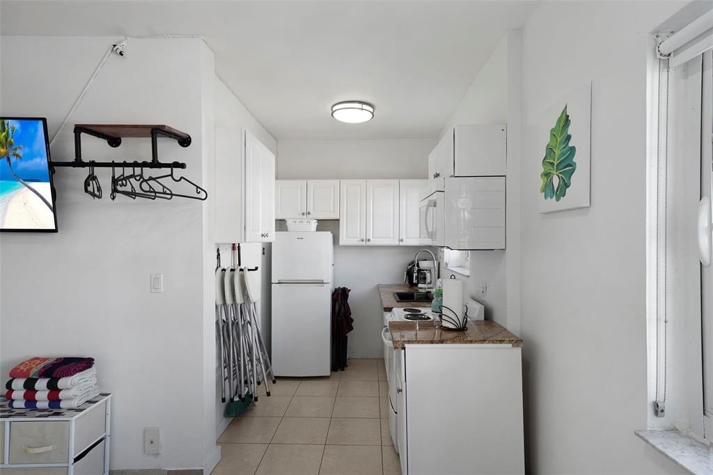 Miami Beach, Florida, 33139, United States, 2 Bedrooms Bedrooms, ,2 BathroomsBathrooms,Residential,For Sale,1923185