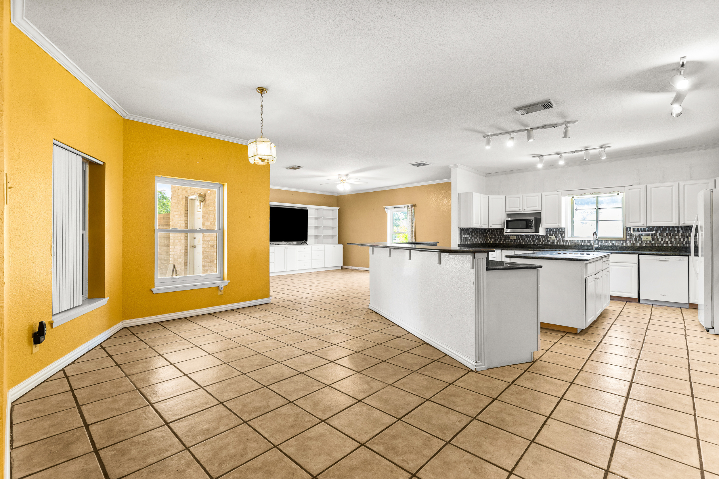 Adkins, Texas, 78101, United States, 4 Bedrooms Bedrooms, ,2 BathroomsBathrooms,Residential,For Sale,1979790