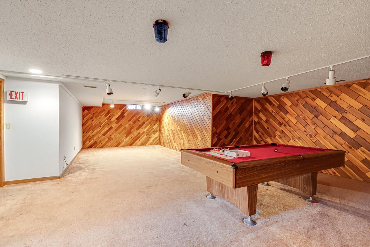 Oshkosh, Wisconsin, 54904, United States, 4 Bedrooms Bedrooms, ,3 BathroomsBathrooms,Residential,For Sale,1978045