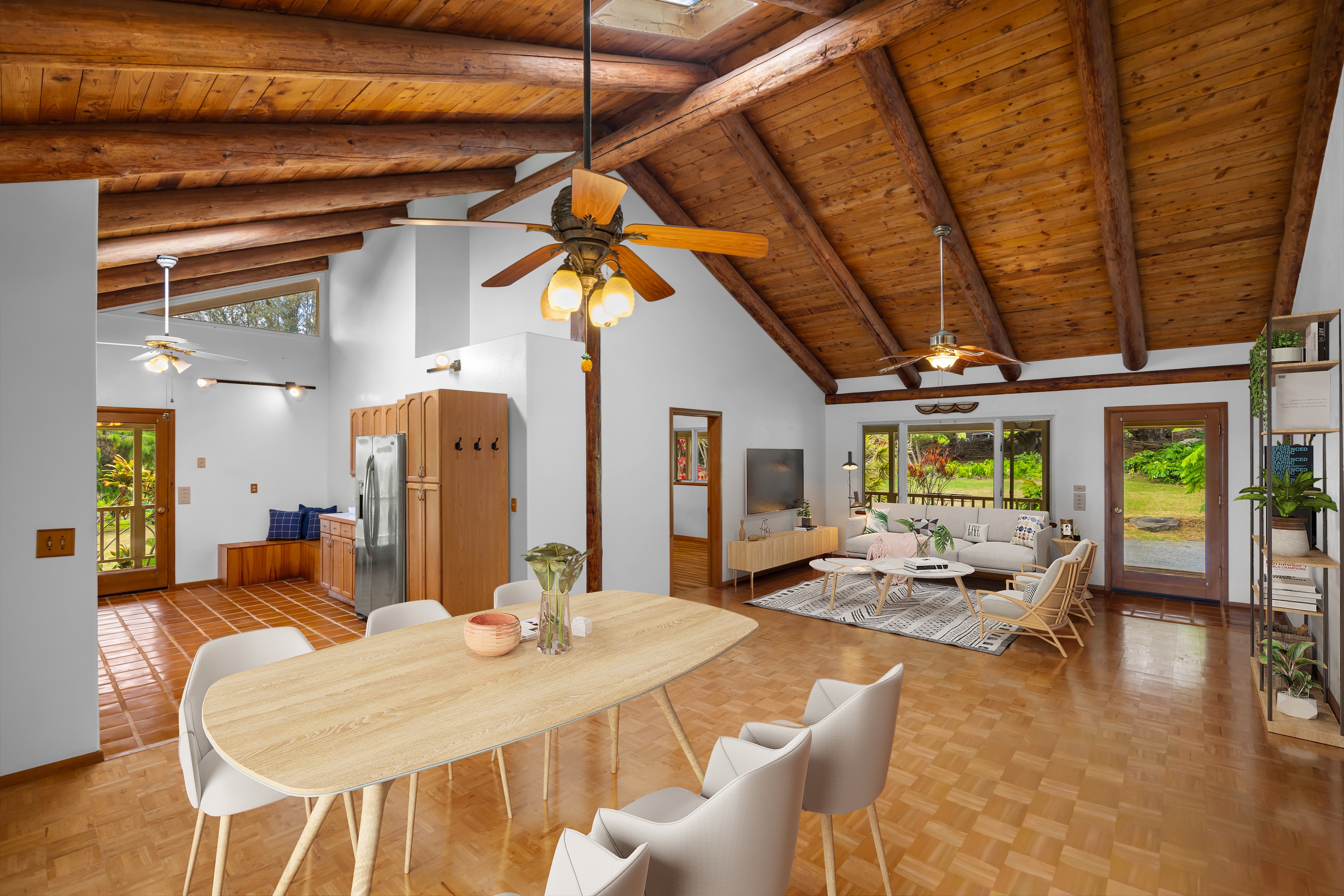  Single-level home on 2.5 fully fenced and gated acres - 物件實景