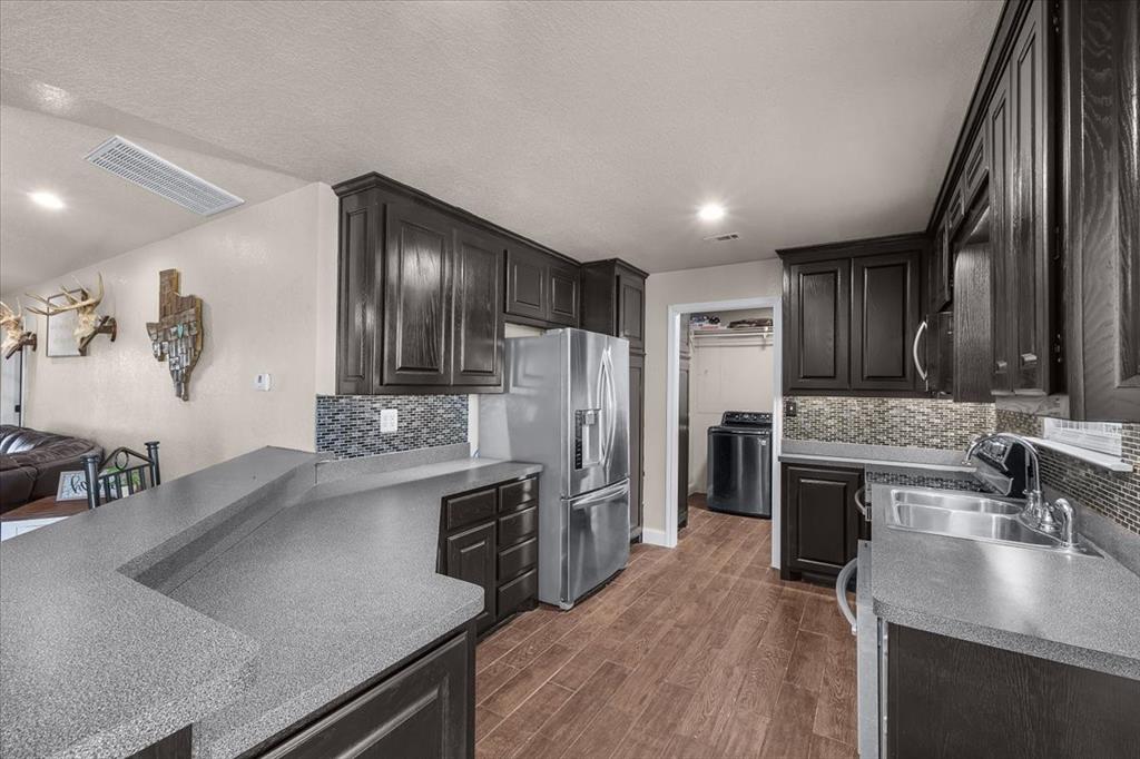 Poolville, Texas, 76487, United States, 4 Bedrooms Bedrooms, ,2 BathroomsBathrooms,Residential,For Sale,1974067