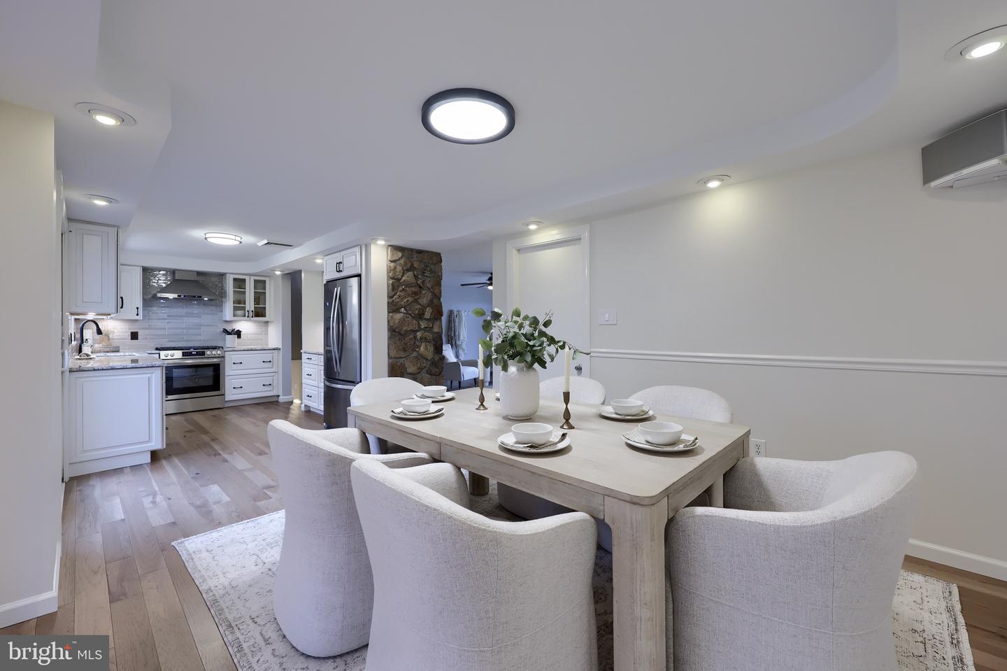 Lancaster, Pennsylvania, 17601, United States, 4 Bedrooms Bedrooms, ,3 BathroomsBathrooms,Residential,For Sale,1999084