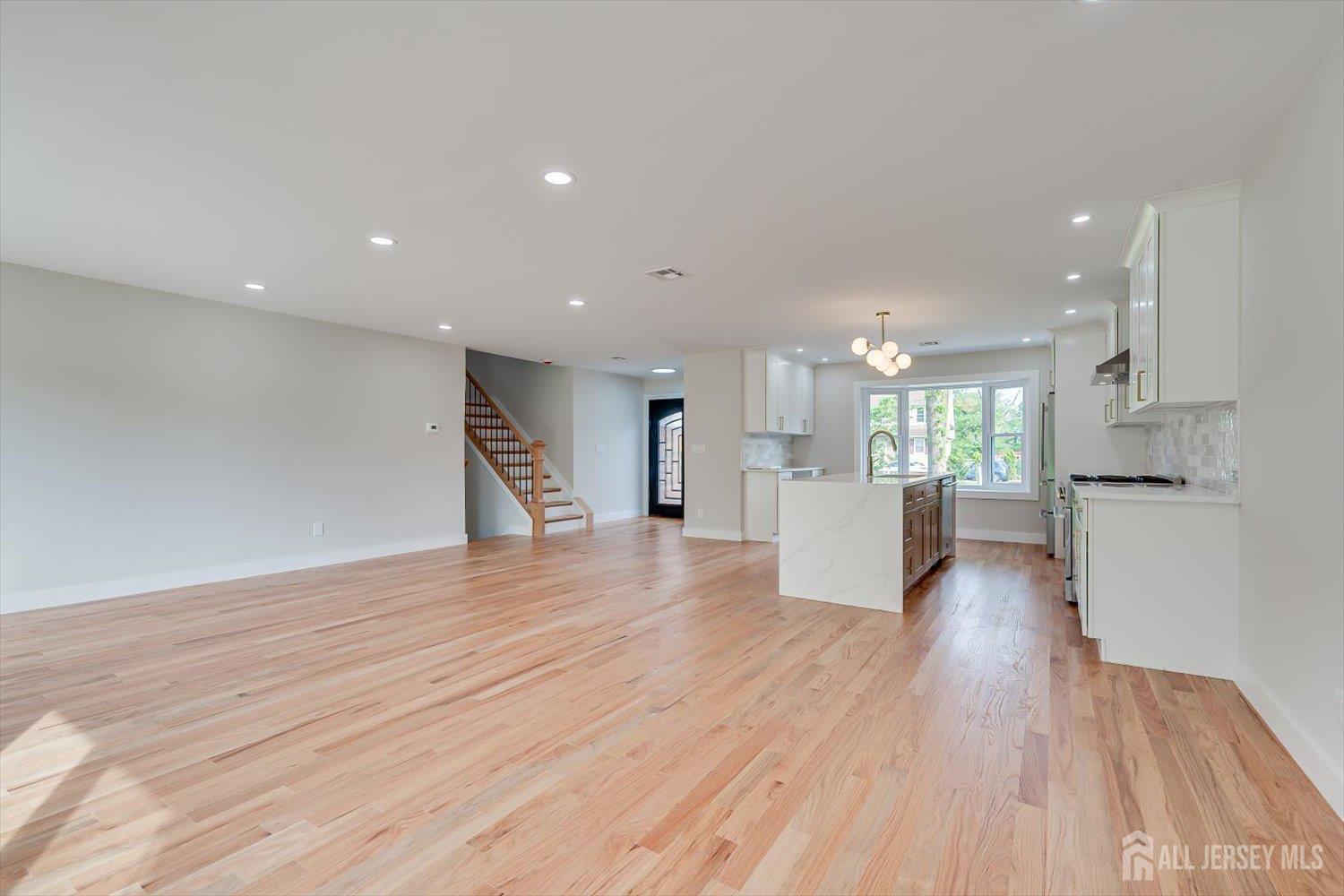Piscataway, New Jersey, 08854, United States, 5 Bedrooms Bedrooms, ,3 BathroomsBathrooms,Residential,For Sale,2048679