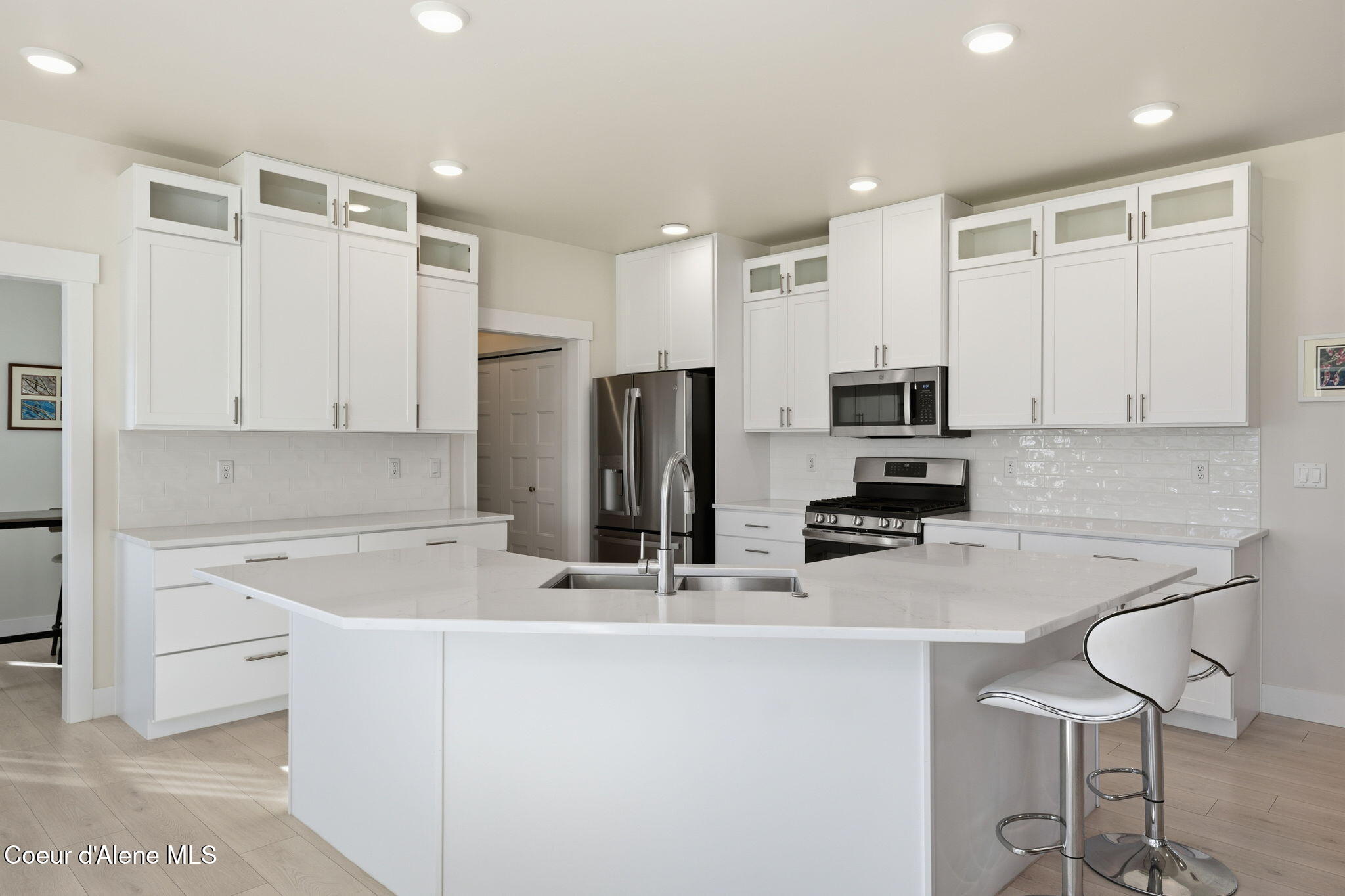 Hayden, Idaho, 83835, United States, 3 Bedrooms Bedrooms, ,3 BathroomsBathrooms,Residential,For Sale,1980507