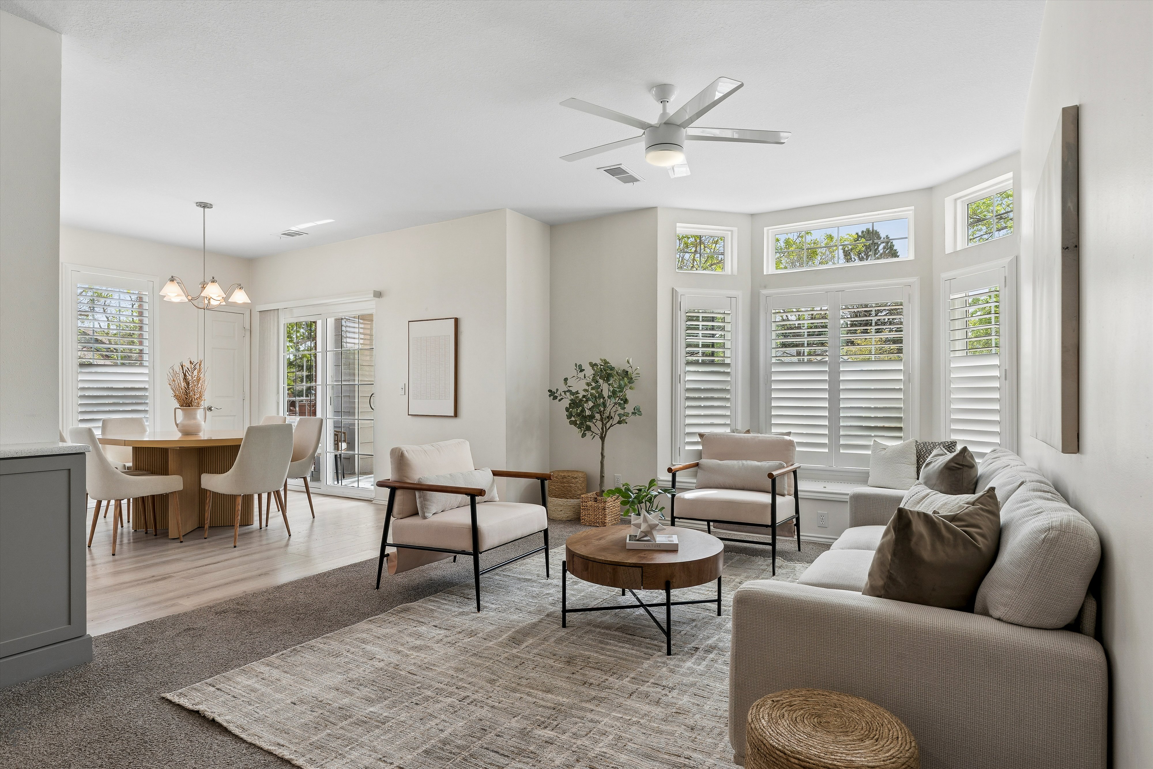  First Floor Corner Unit Condo in 55+ Centennial at Riverwalk in Littleton - 物件實景