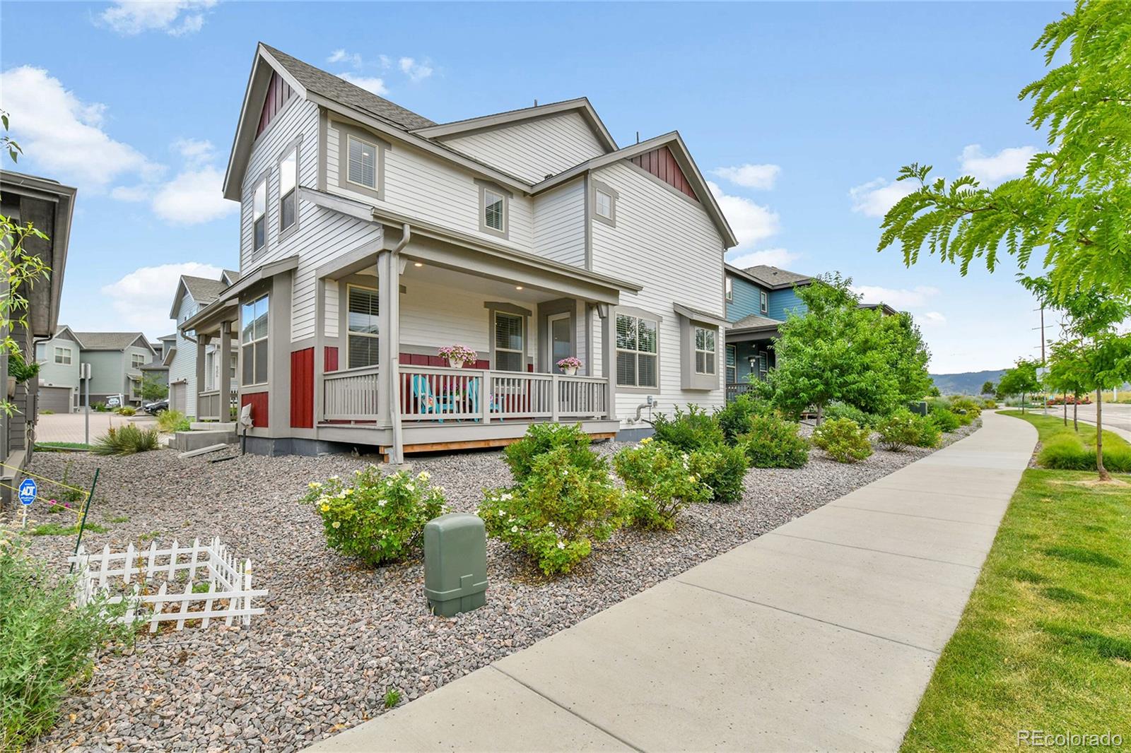 Littleton, Colorado, 80125, United States, 3 Bedrooms Bedrooms, ,3 BathroomsBathrooms,Residential,For Sale,1891675