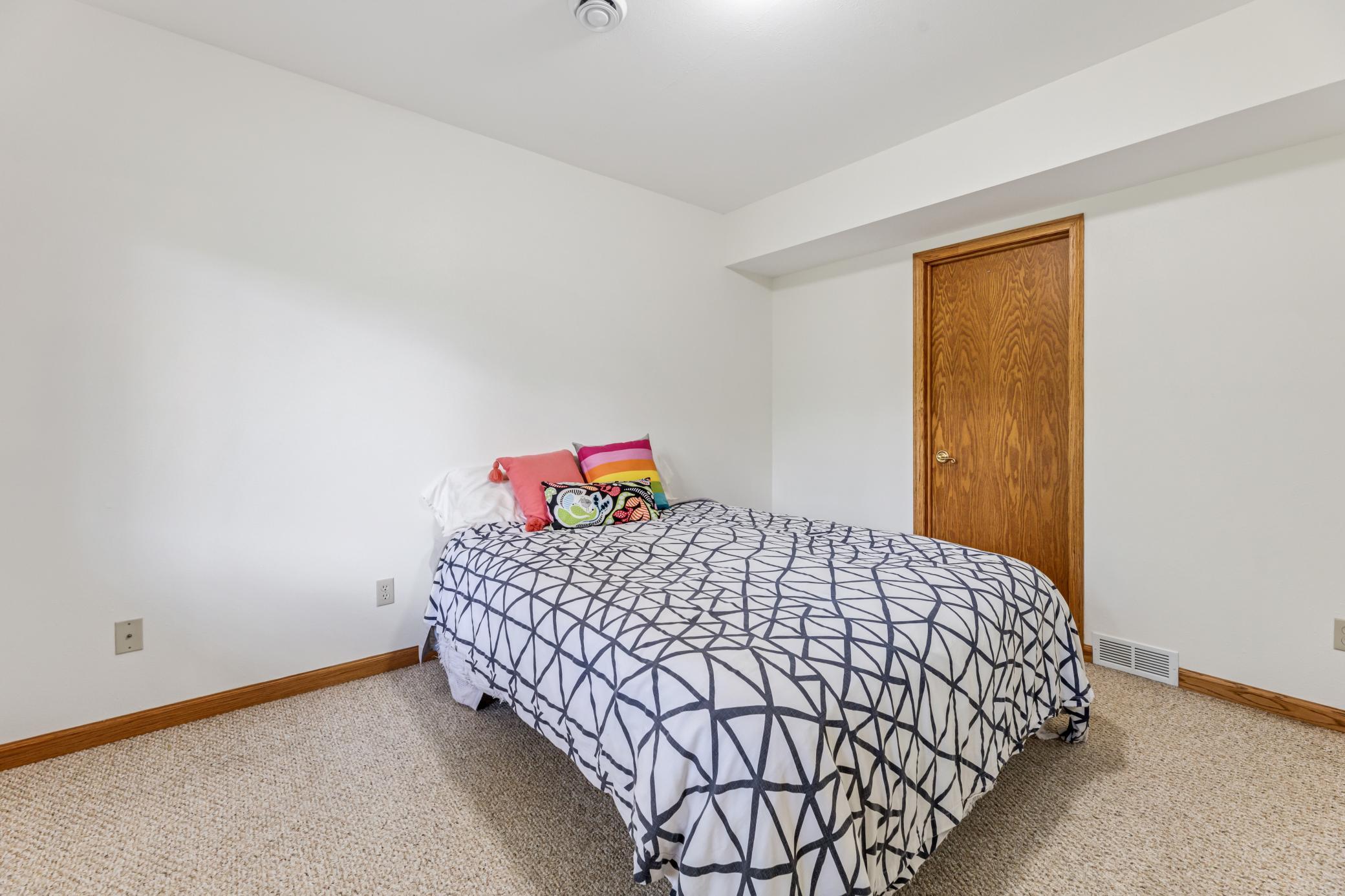 Winona, Minnesota, 55987, United States, 6 Bedrooms Bedrooms, ,4 BathroomsBathrooms,Residential,For Sale,1883576