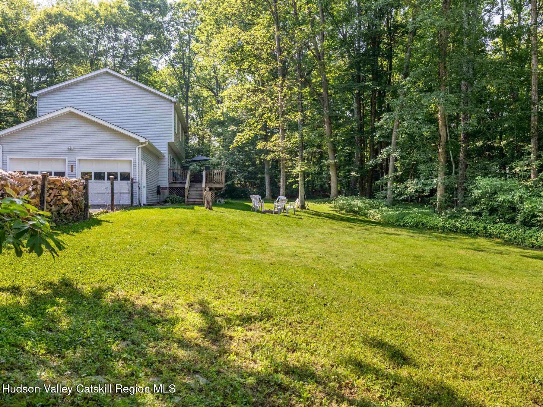 New Paltz, New York, 12561, United States, 4 Bedrooms Bedrooms, ,3 BathroomsBathrooms,Residential,For Sale,1849625